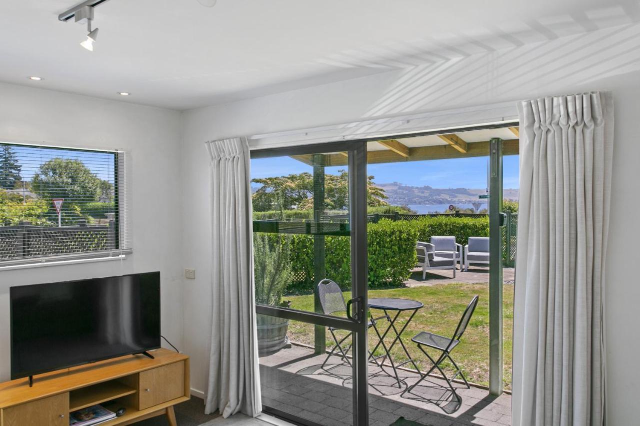 You Little Beauty - Wharewaka Beach Magic Taupo Bagian luar foto